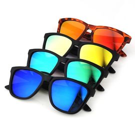 Adatti a donne piene degli occhiali da sole della struttura il retro peso leggero con uV400 fornitore